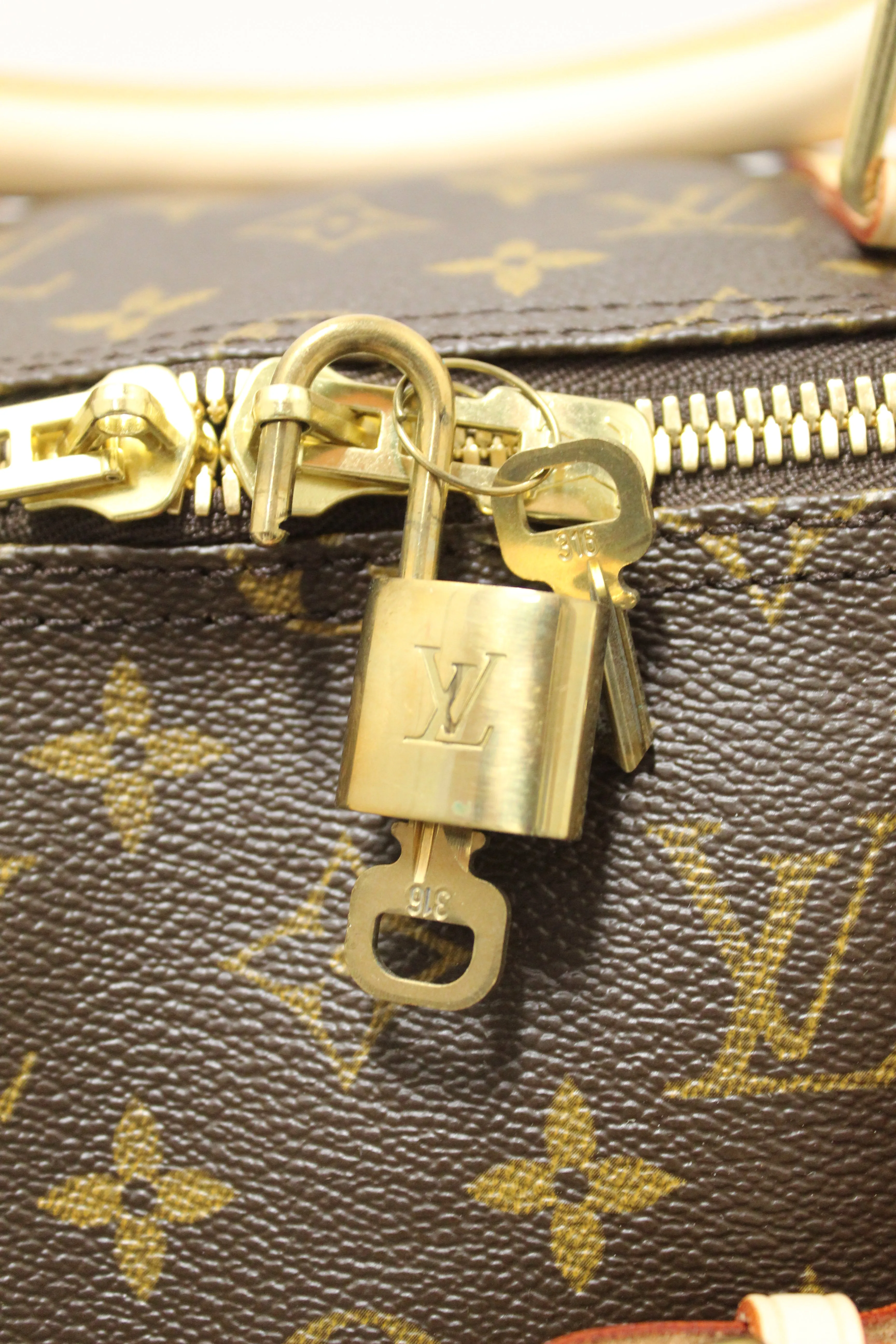 Authentic NEW Limited Edition Golf Cup Hawaii Louis Vuitton Classic Monogram Keepall 50 Travel Bag