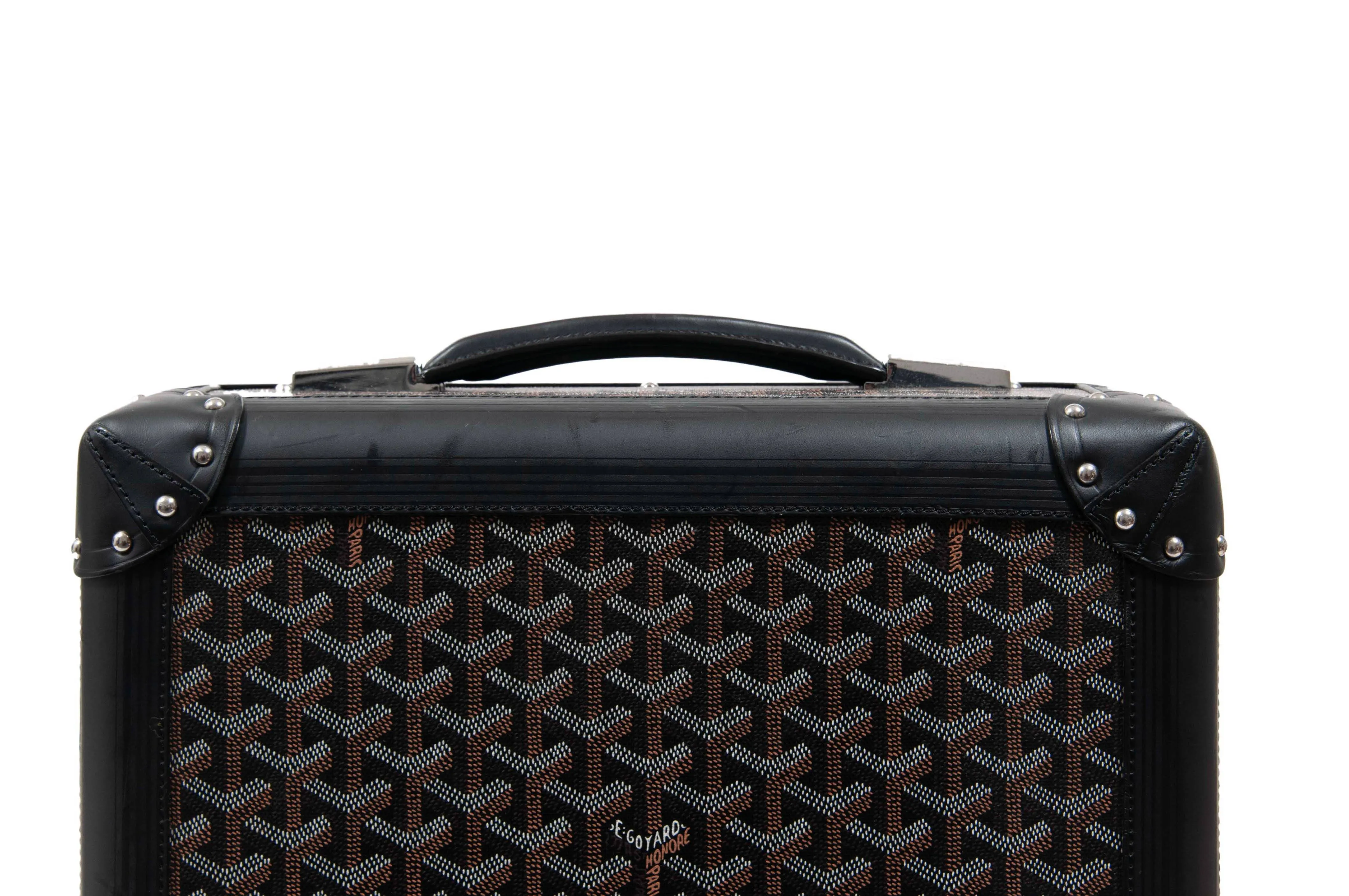 Bourget Rolling Luggage (Black)