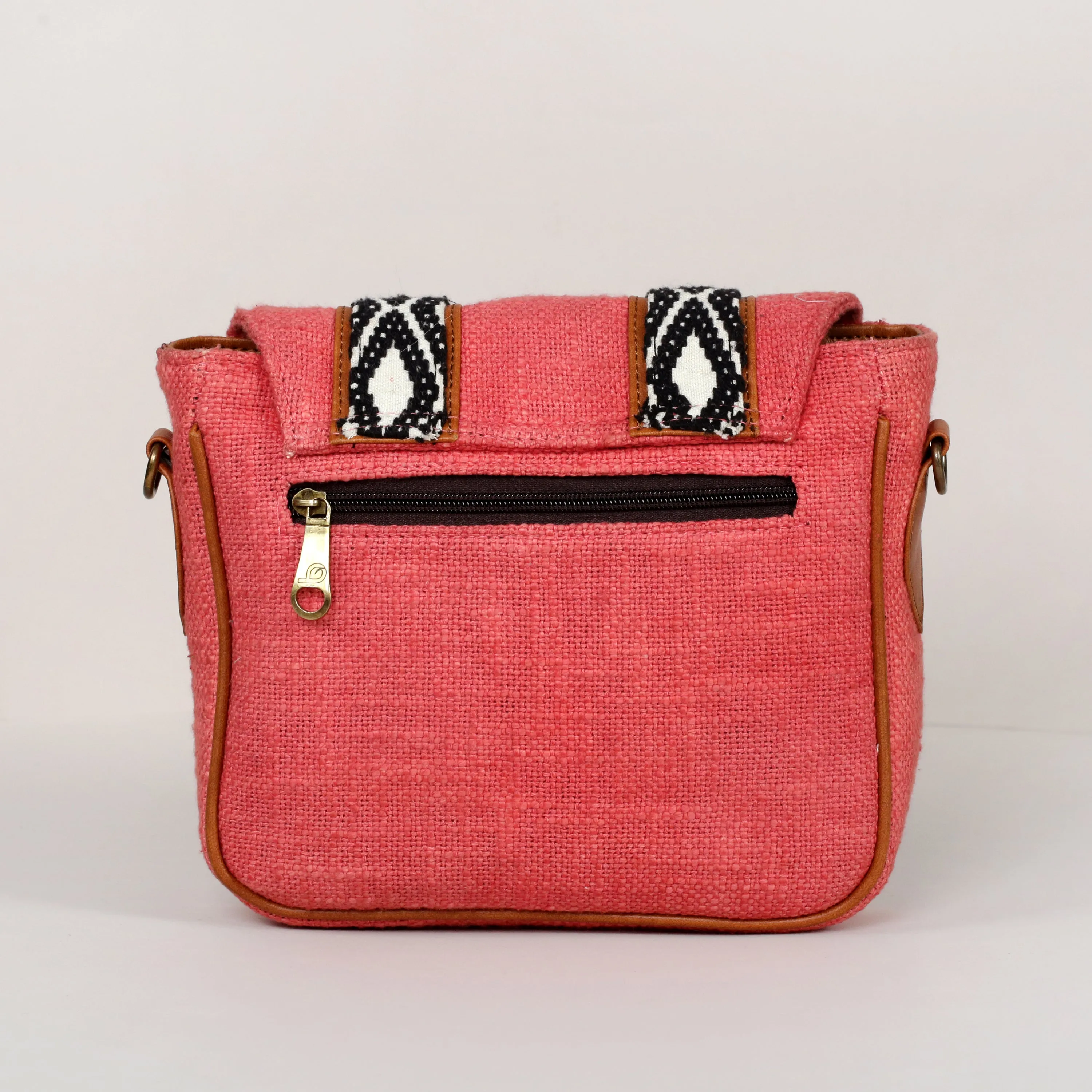 Coral Saddle sling bag