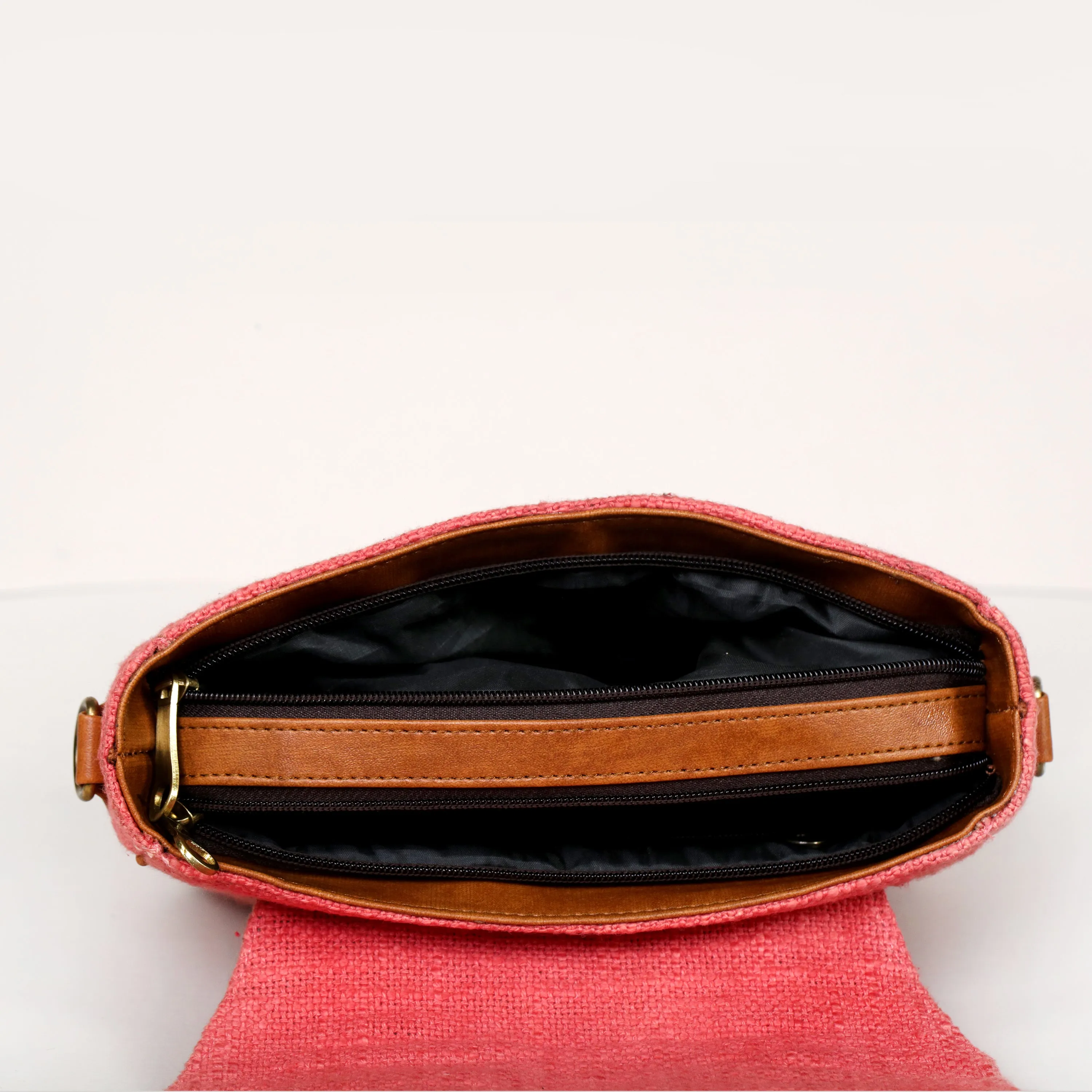 Coral Saddle sling bag