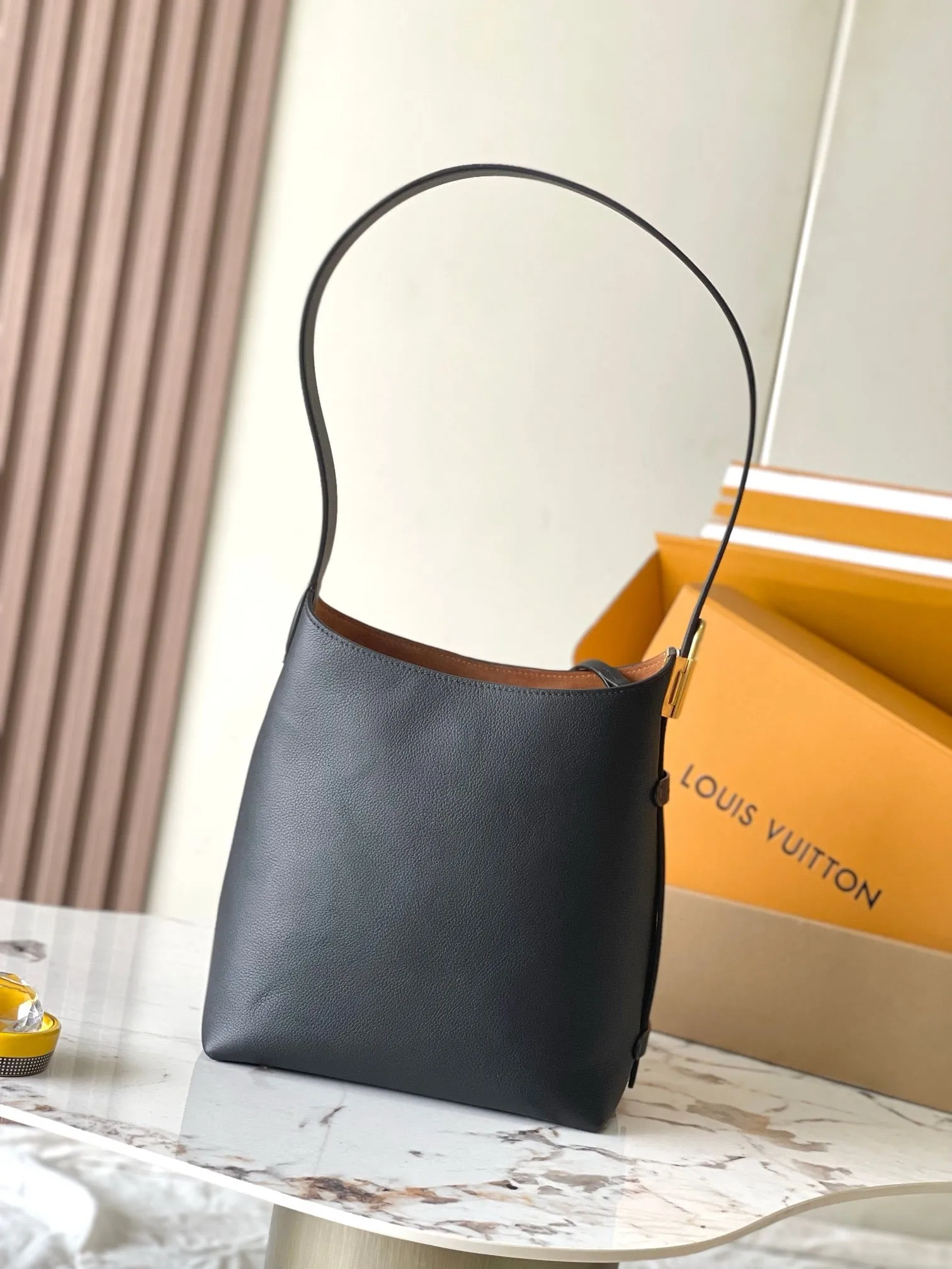 LB1021 Low Key Hobo PM / HIGHEST QUALITY VERSION / 9.4 x 11 x 6.3 inches