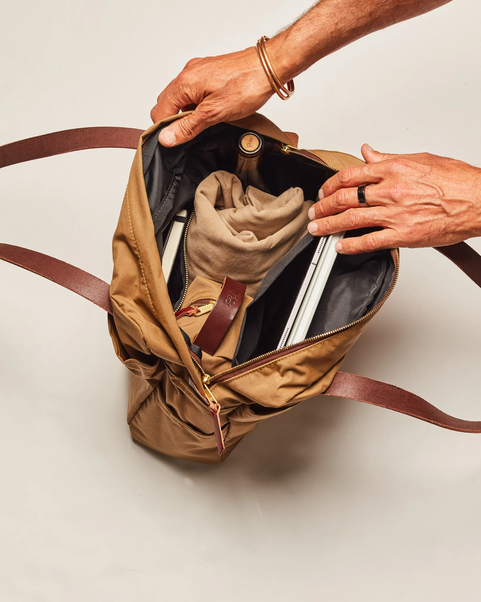 Utility Tote in Nylon - Zippered