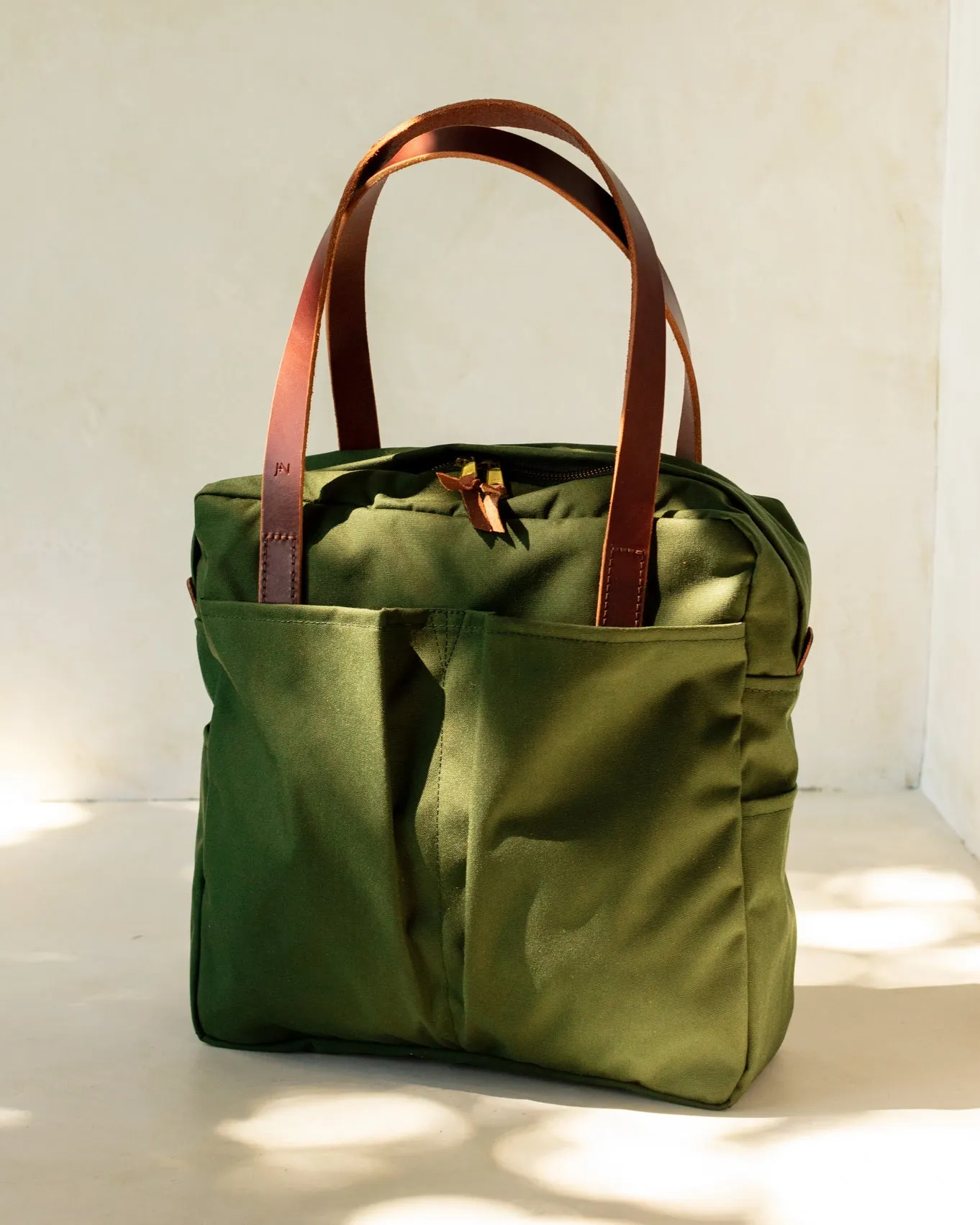 Utility Tote in Nylon - Zippered